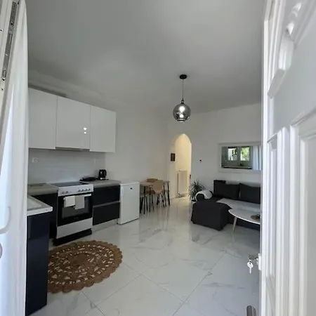 House In Diavata, Thessaloniki, Greece סלוניקי