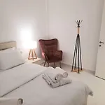 Daire House In Diavata, Thessaloniki, Greece *