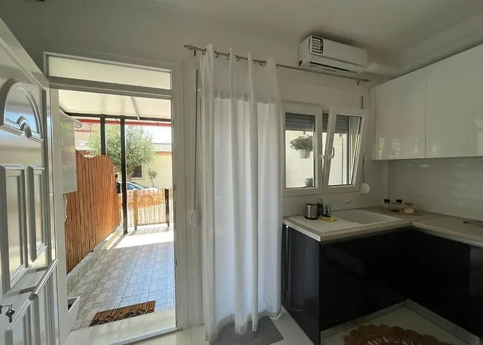 Apartment House In Diavata, Thessaloniki, Greece *