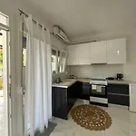 Apartman House In Diavata, Thessaloniki, Greece *