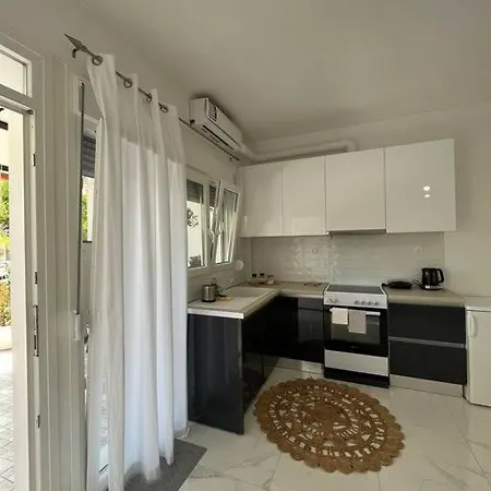 Daire House In Diavata, Thessaloniki, Greece *